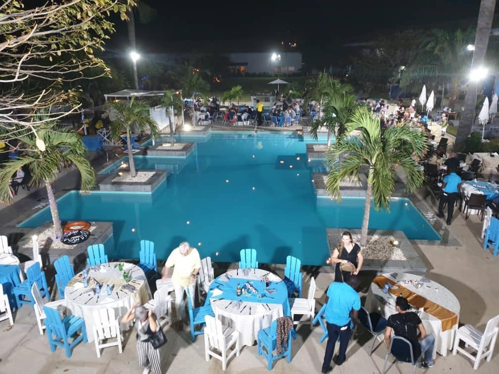 Djembe Beach Resort โคโลลิ ภายนอก รูปภาพ