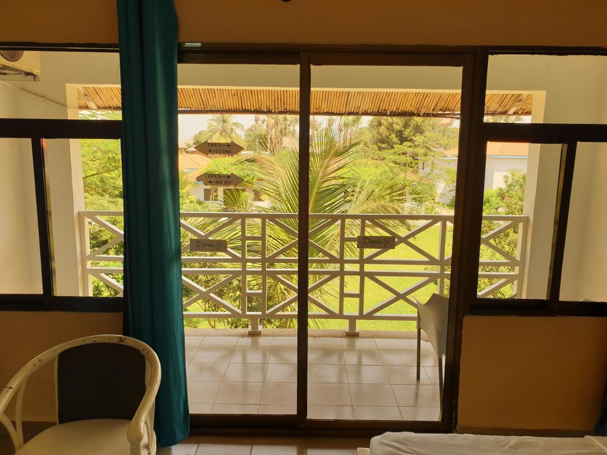 Djembe Beach Resort โคโลลิ ภายนอก รูปภาพ